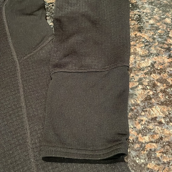 SOLD- Patagonia pullover - Picture 6 of 15